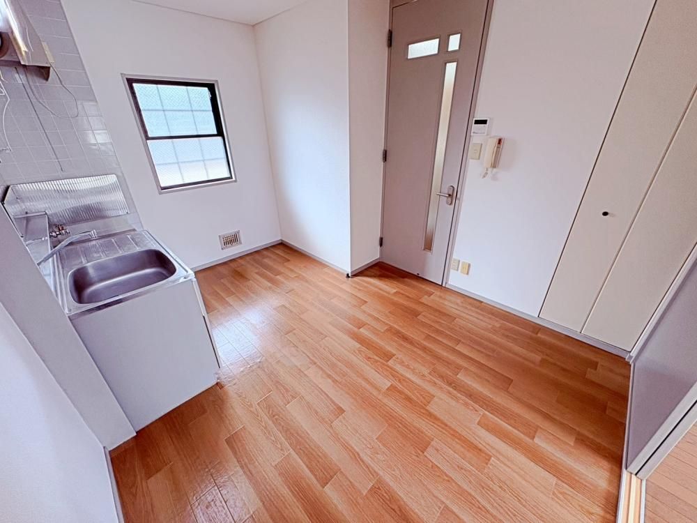 �y���ԁE���r���O�z�@