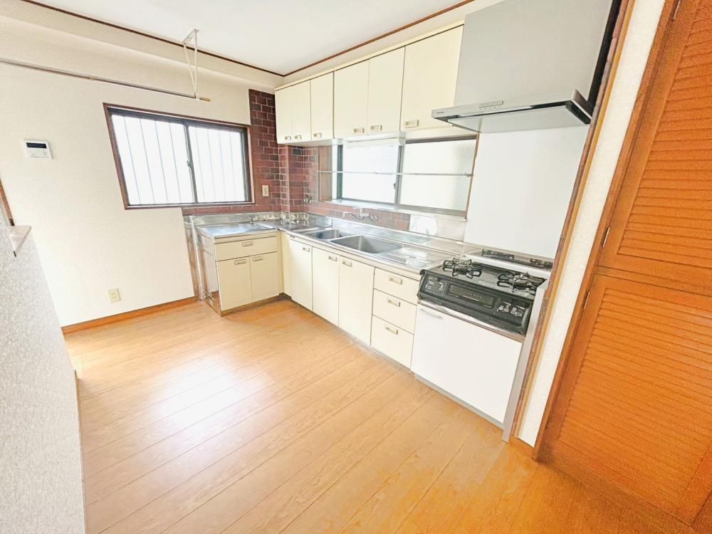 �y�L�b�`���z�@