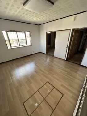 �y���ԁE���r���O�z�@