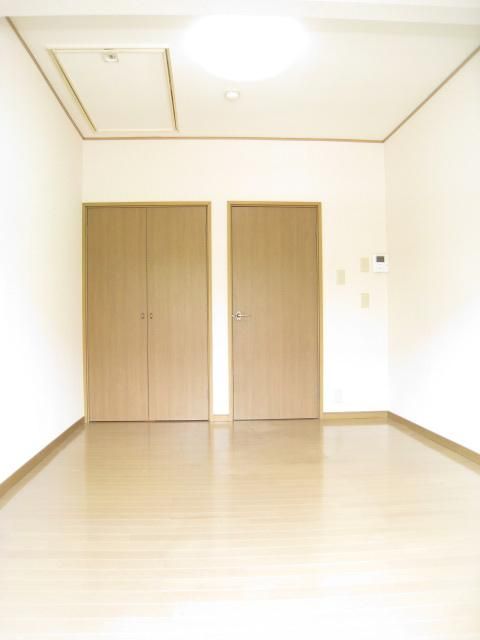 �y���ԁE���r���O�z�@