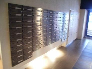 �y�G���g�����X�z�@