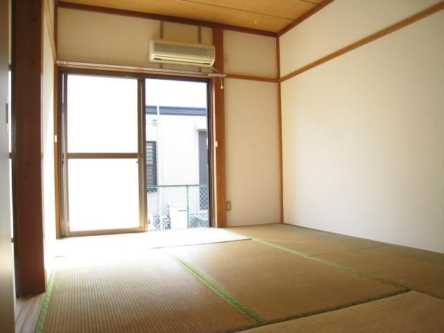 �y�����E���r���O�z�@