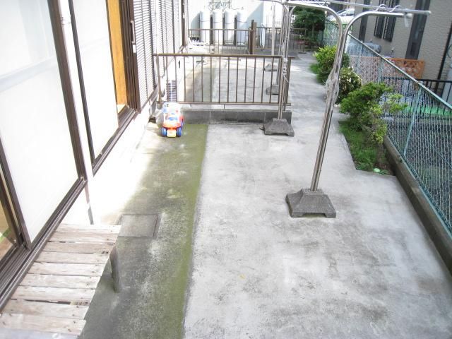 �y���]�z�@