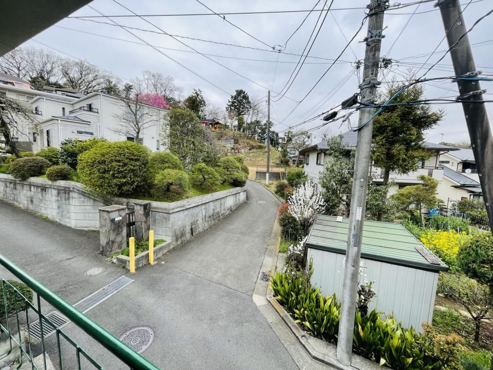 �y���]�z�@