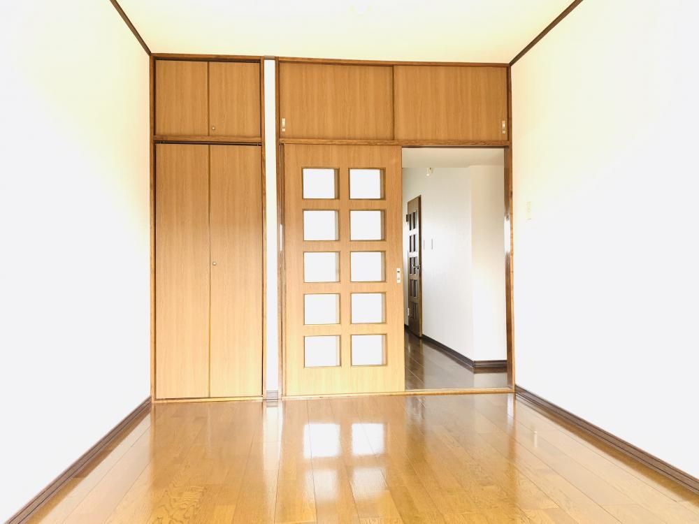 �y���ԁE���r���O�z�@