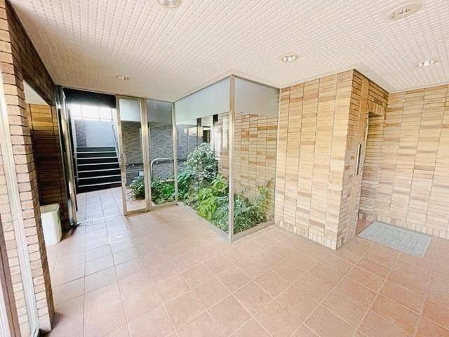 �y�G���g�����X�z�@