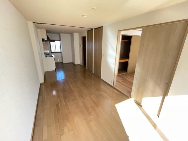 �y�����E���r���O�z�@