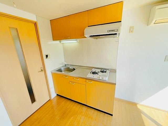 �y�L�b�`���z�@