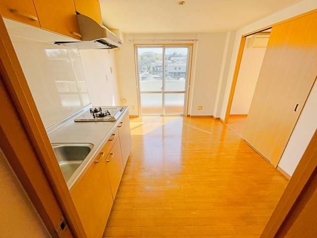 �y���ԁE���r���O�z�@