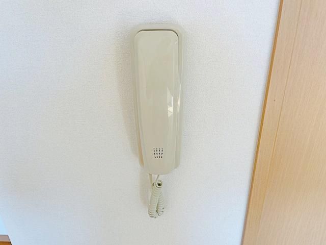 �y�Z�L�����e�B�z�@