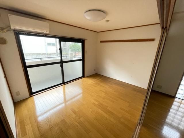 �y���ԁE���r���O�z�@