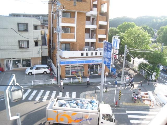 �y���]�z�@