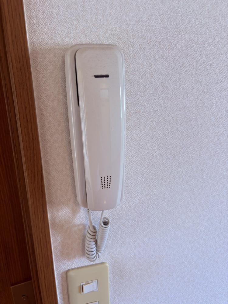 �y�Z�L�����e�B�z�@
