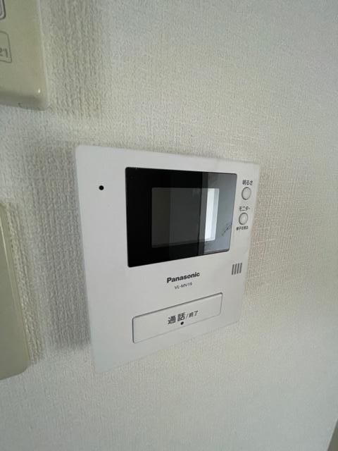�y�Z�L�����e�B�z�@