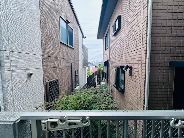 y]z@