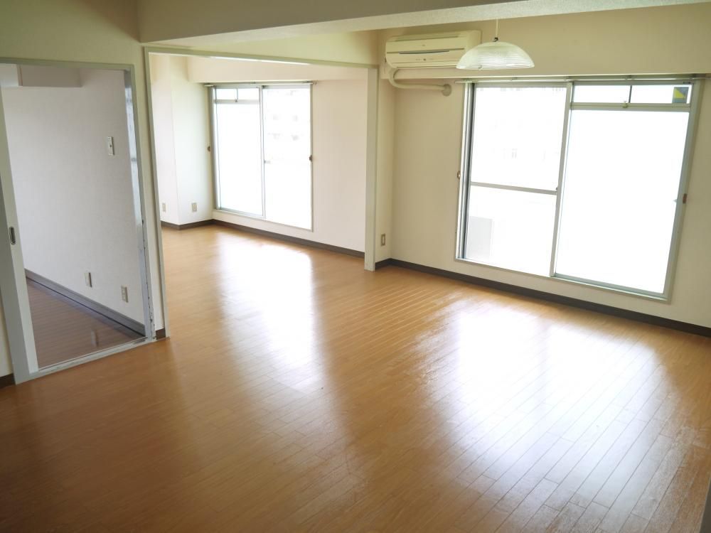 �y���ԁE���r���O�z�@