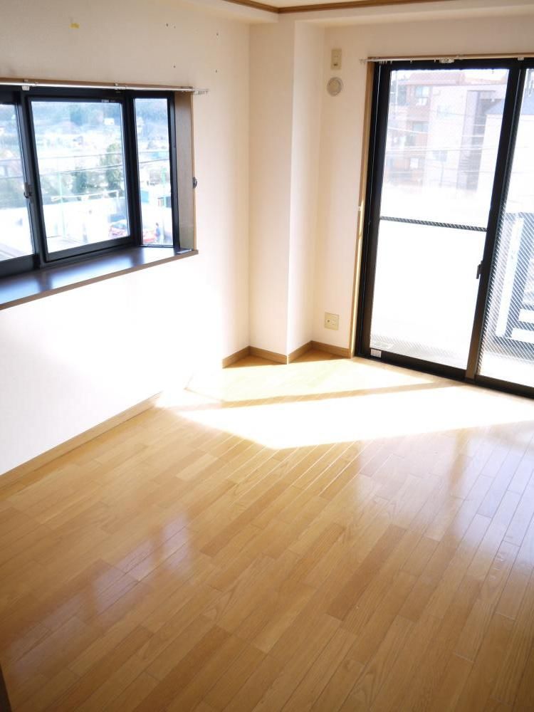 �y���ԁE���r���O�z�@