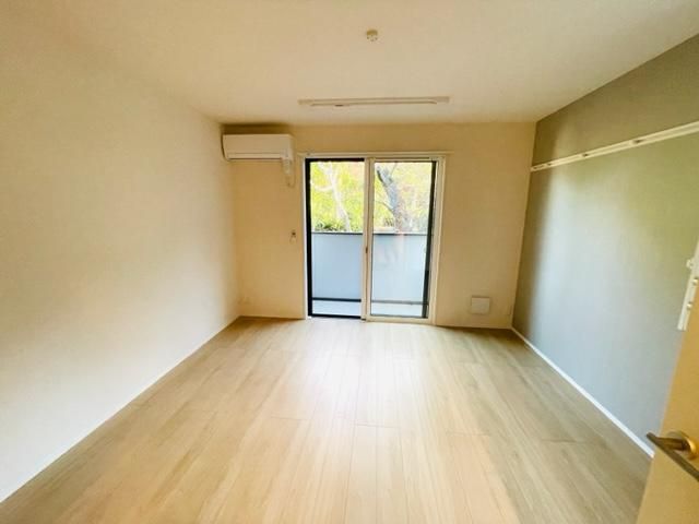 �y���ԁE���r���O�z�@