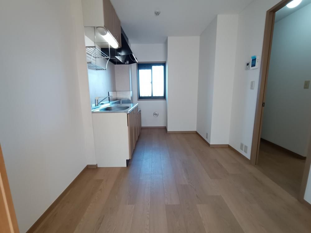 �y�����E���r���O�z�@