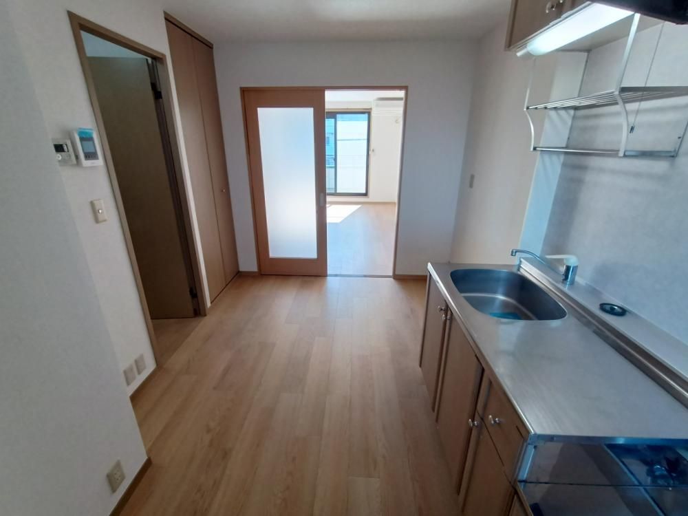 �y�����E���r���O�z�@